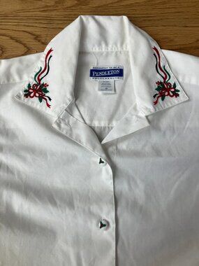 Pendleton Vintage White Embroidered Christmas Holly Button Down Shirt